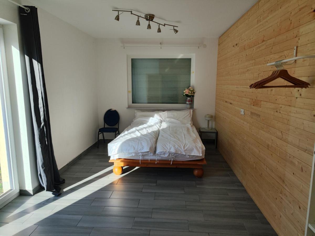 וינה Erdgeschoss Wohnung Nahe Flughafen מראה חיצוני תמונה