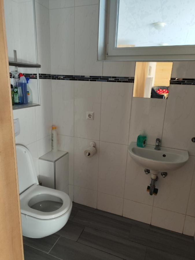 וינה Erdgeschoss Wohnung Nahe Flughafen מראה חיצוני תמונה